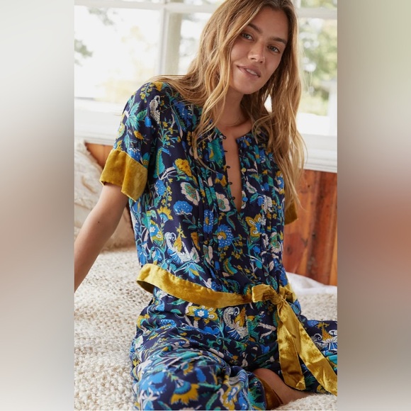 Anthropologie - Clara Velvet Trimmed Top - Picture 1 of 5